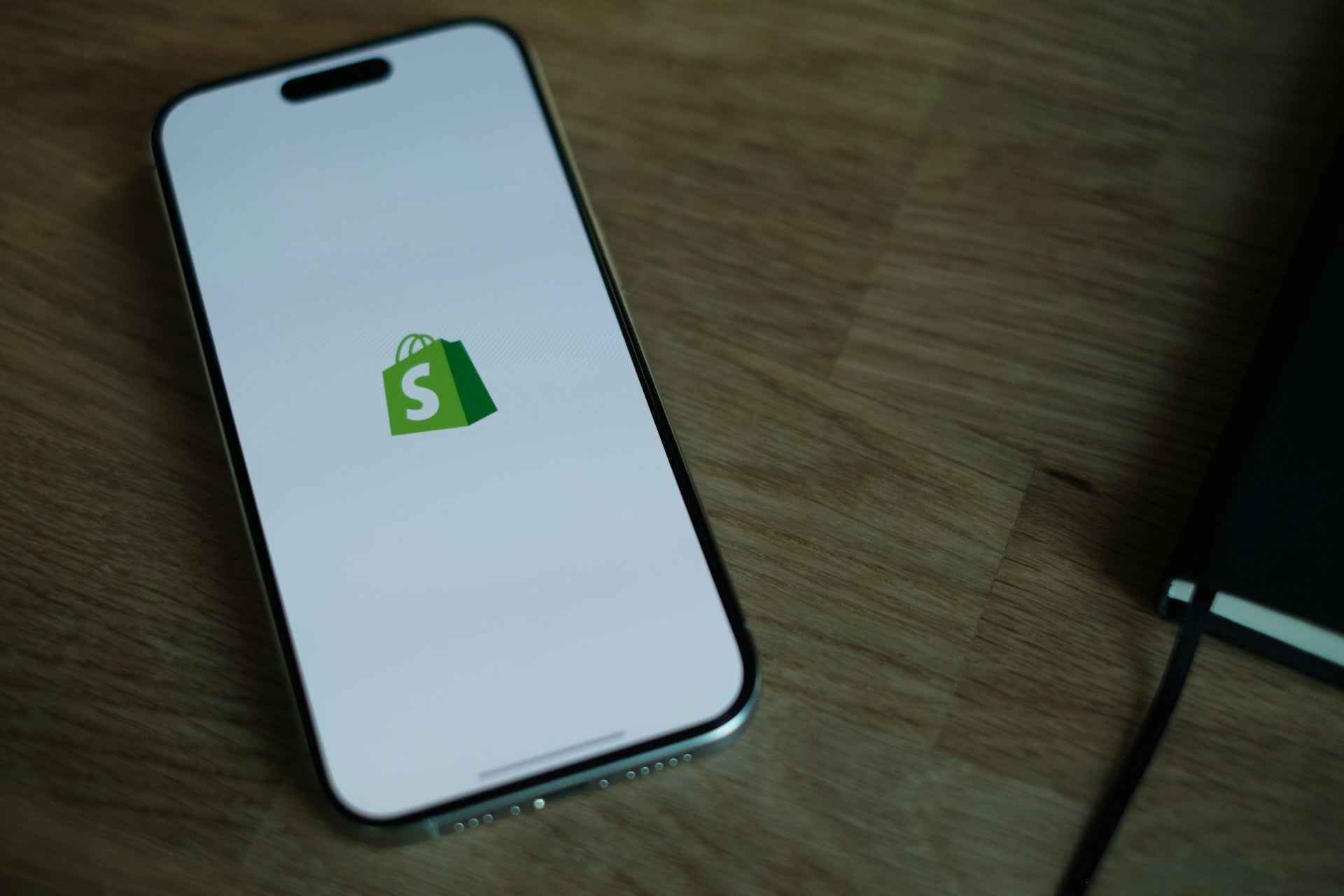 Size İlham Verecek Türkiye’deki 5 Shopify Sitesini Keşfedin